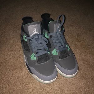 Jordan 4 Green Glow